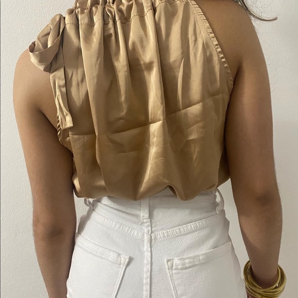 Gold Blouse - Picture 2 of 2